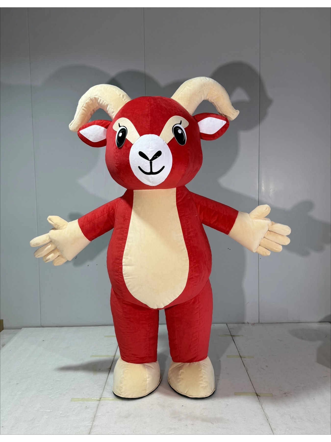 Inflatable Red Goat Mascot Cos - đánh giá và giá Chargers